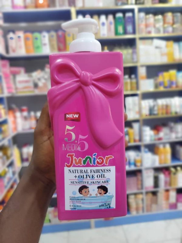 5.5 MEDIX JUNIOR - NATURAL FAIRNESS BODY WASH 1000ML