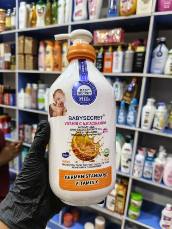 BABY SECRET VITAMIN C & NIACINAMIDE BODY WASH